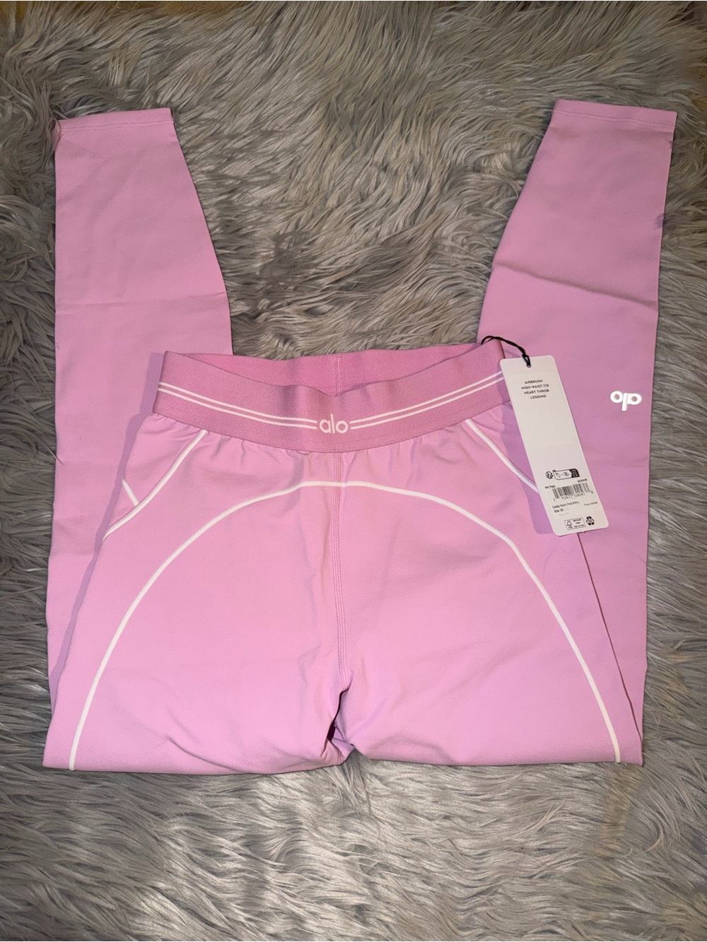 Alo heartthrob leggings